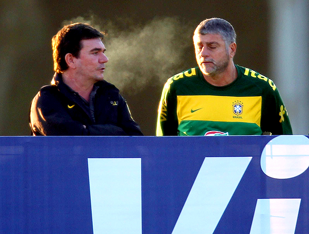 Andres Sanchez ao lado de José Luiz Runco no treino do Brasil