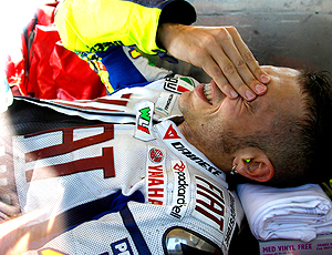 Valentino Rossi sofre acidente