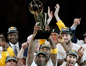 Com jogo de equipe, Lakers batem Celtics e conquistam seu 16º título (Reuters)