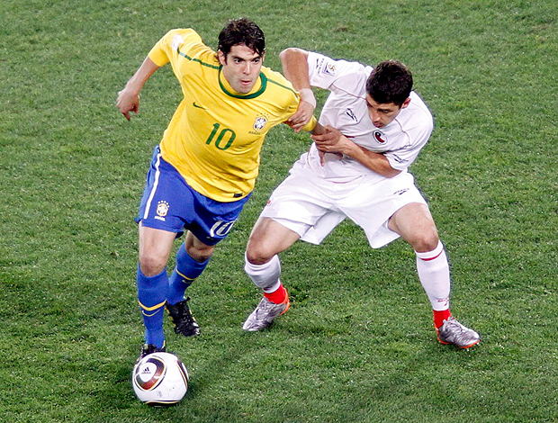 Kaka Brasil x Chile (Foto: Reuters)
