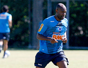 Claudio Caçapa treinando no Cruzeiro