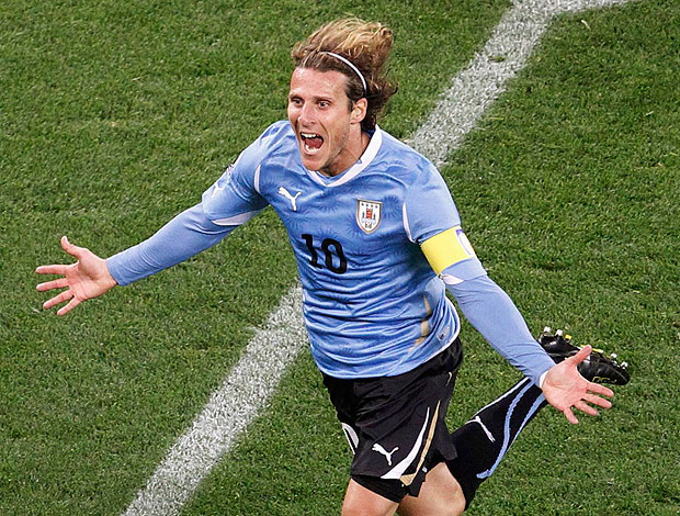 Diego Forlan comemoraÃ§Ã£o Uruguai contra Holanda