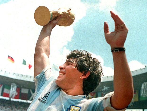 maradona campeão pela Argentina em 1986