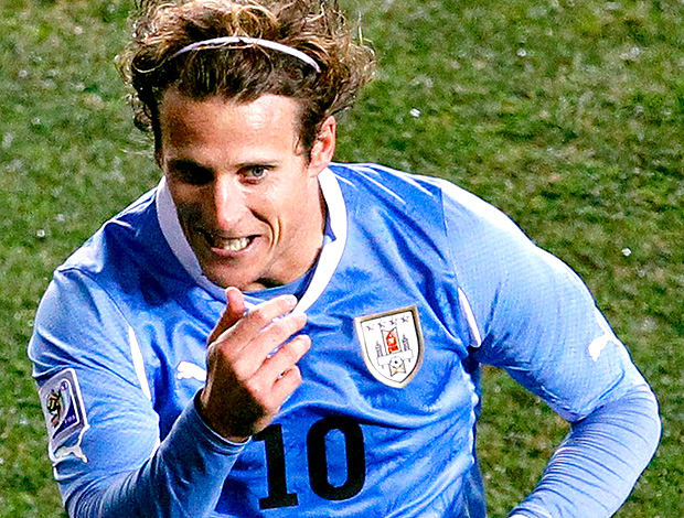 forlan uruguai gol alemanha (Foto: agência Reuters)