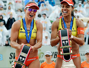 Juliana e Larissa comemoração vôlei de praia Suíça