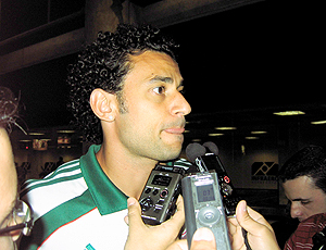 Fred do Fluminense, da entrevista em desembarque