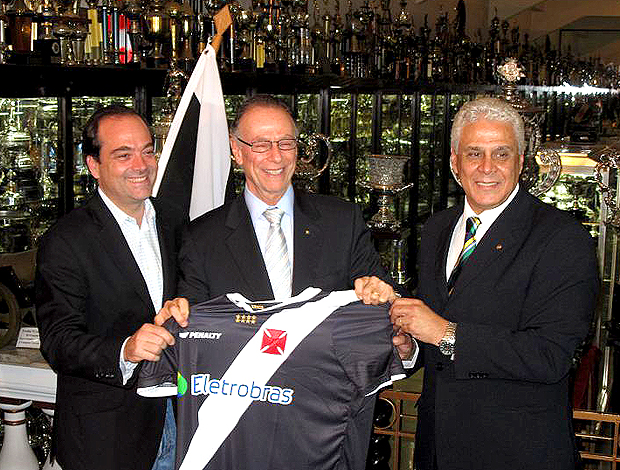 Dinamite Vasco e Nuzam posam camisa Vasco Rugby Rio 2016