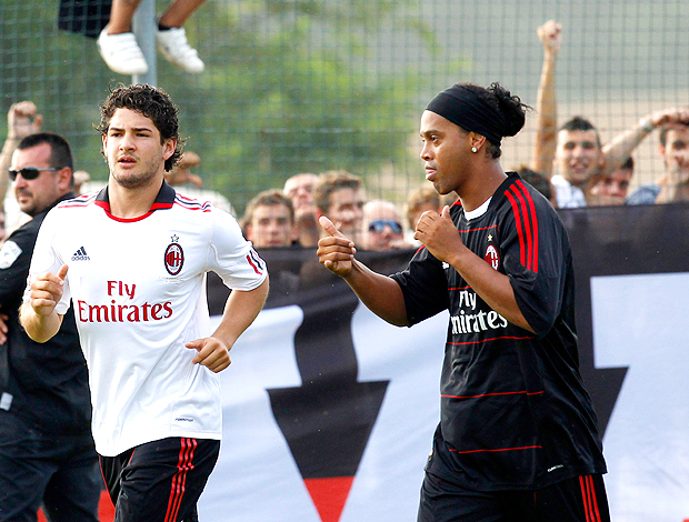 Ronaldinho, Pato treino Milan