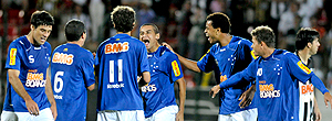 Cruzeiro supera ambiente adverso
e derrota o rival Atlético-MG: 1 a 0 (Vipcomm)