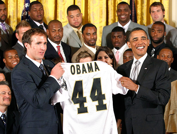 Obama ganha camisa do New Orleans Saints