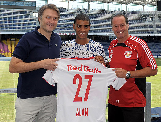 Alan apresentado no Red Bull Salzburg