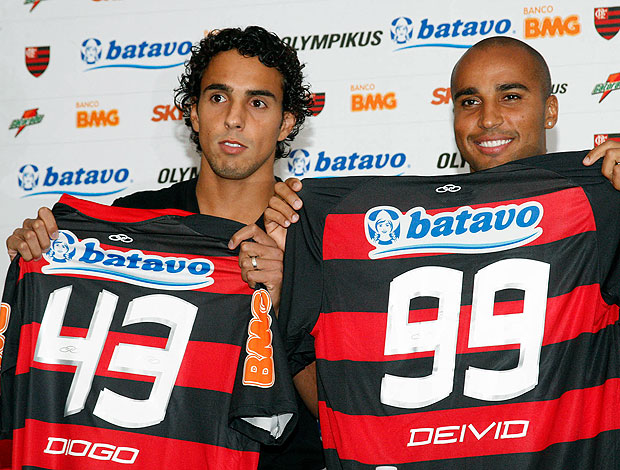 Deivid e Diogo são apresentados no Flamengo