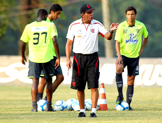 Toninho Barroso, técnico interino do Flamengo