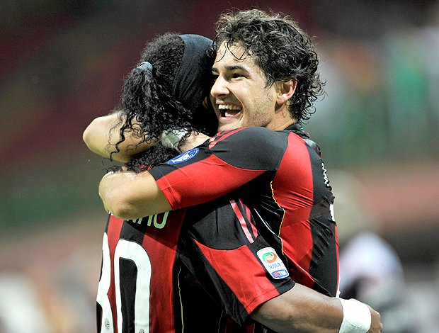 Ronaldinho Pato gol Milan