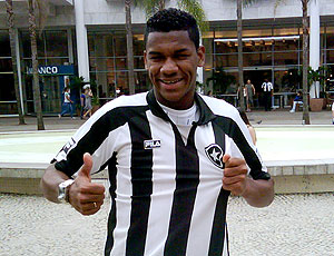 Gerson com a camisa do Botafogo