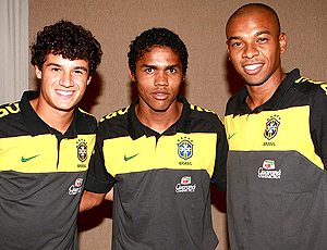 Philippe Coutinho, Douglas Costa e Fernandinho na seleção brasileira