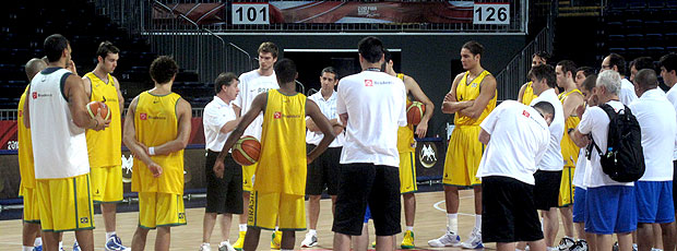 treino da seleção brasileira de basquete no Sinan Erdem Dome