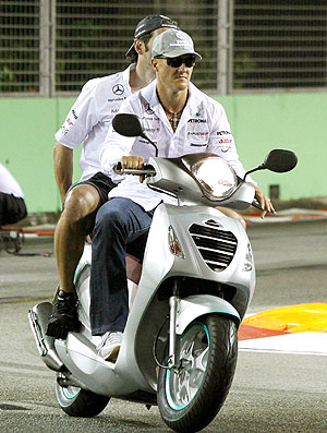 Schumacher reconhecimento pista GP Cingapura
