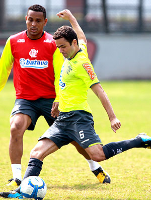 Juan no treino do Flamengo