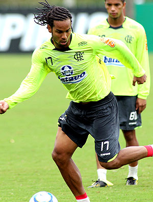 Fernando no treino do Flamengo