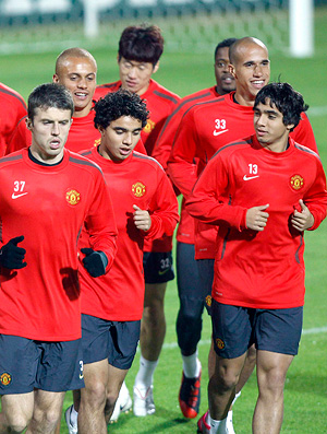 Treino do Manchester United - Fábio e Rafael (Foto: Reuters)