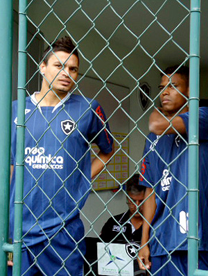 Fábio Ferreira e Maicosuel no treino do Botafogo (Foto: Gustavo Rotstein / Globoesporte.com)