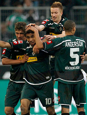 Igor de Camargo comemora gol do Borussia Mönchengladbach
