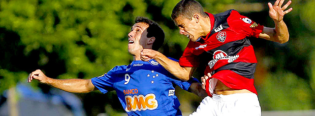 Raposa faz 1 a 0 no Vitória e segue na luta (Eduardo Martins / Agência Estado)