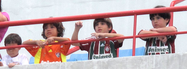 crianças no treino do Fluminense