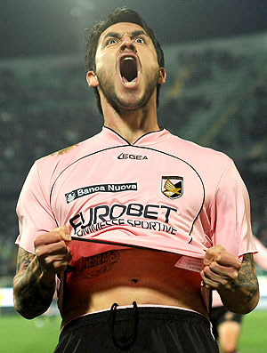 Maurício Pinilla comemora gol do Palermo contra o Parma (Foto: Getty Image)