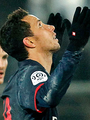 Nenê comemora gol do PSG contra o Valenciennes