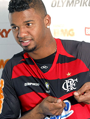 Felipe apresentado no Flamengo