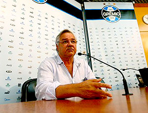 Paulo Odone durante coletiva do Grêmio (Foto: Divulgação / Site Oficial do Grêmio)
