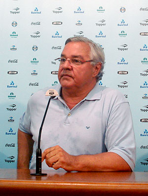 Paulo Odone durante coletiva do Grêmio (Foto: Mariana Kneipp / GLOBOESPORTE.COM)