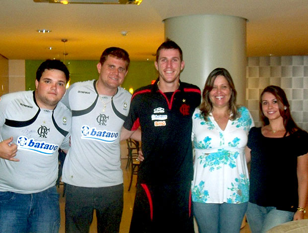 Paulo Victor com a família em Londrina