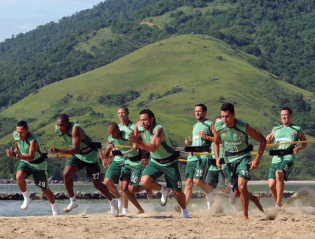 jogadores no treino do Fluminense