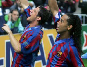 Belletti Ronaldinho Gaúcho Barcelona (Foto: Reuters)