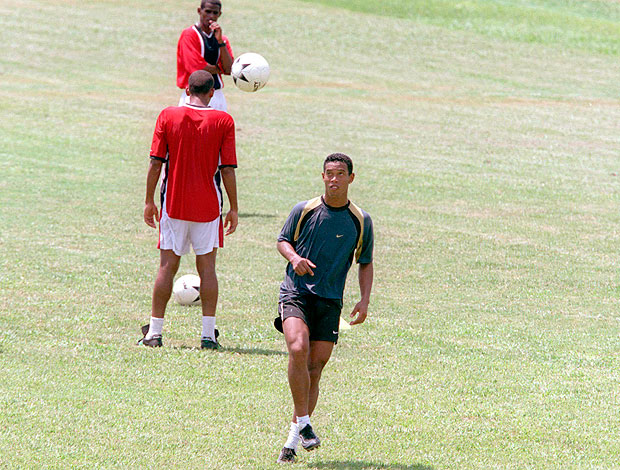 Ronaldinho Gaúcho treinando no Bangu arquivo