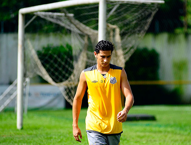 Paulo Henrique Ganso no treino do Santos (Foto: Marcos Ribolli / GLOBOESPORTE.COM)
