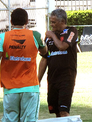técnico Gaúcho no treino do Vasco