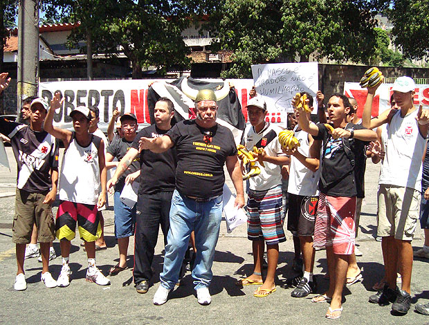 protesto da torcida do Vasco 