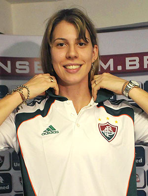 Natália Falavigna é apresentada no Fluminense (Foto: Agência Photocâmera)