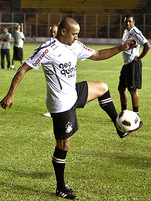 Roberto Carlos no treino do Corinthians