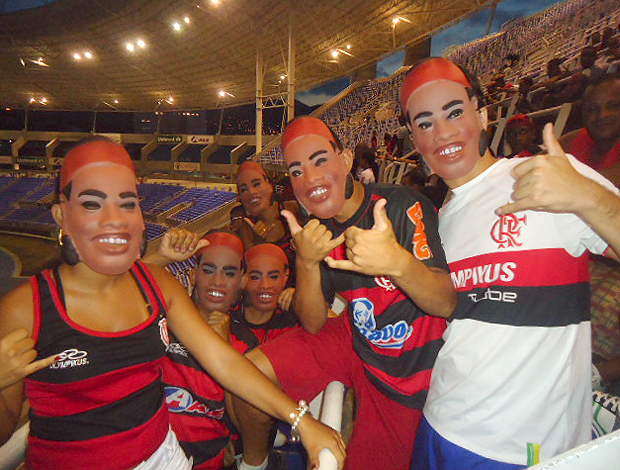 Torcedores máscara Ronaldinho