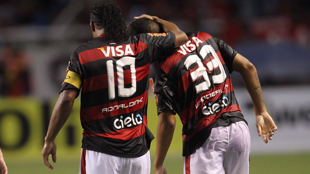 Na estreia de Ronaldinho, Wanderley decide: 1 a 0