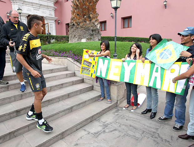 Neymar aniversário (Foto: Mowa Press)