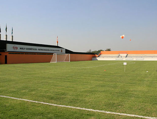 Estádio Laranjão - Nova Iguaçu (Foto: Divulgação / Buda Mendes)