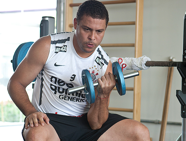 Ronaldo treino Coritnhians (Foto: Ag. Estado)