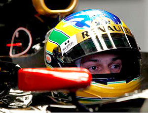 Bruno Senna no teste da Renault-Lotus (Foto: Reprodução / Twitter)