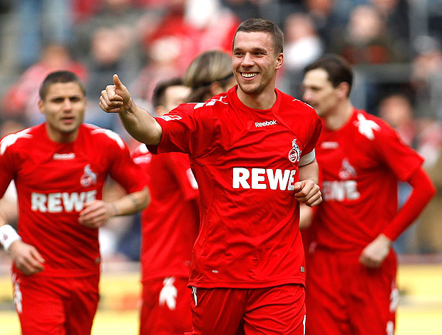 Podolski comemora gol do Colonia contra o Mainz (Foto: Reuters)
